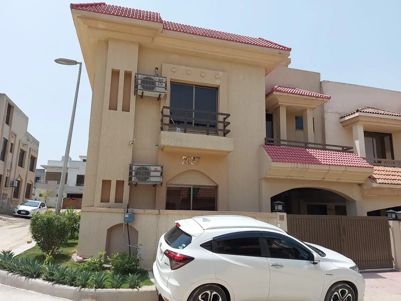 Mediterranean-style corner home, delivered by EEZY HOMES in Bahria Town Phase 8, Rawalpindi (photo 1 of 5)